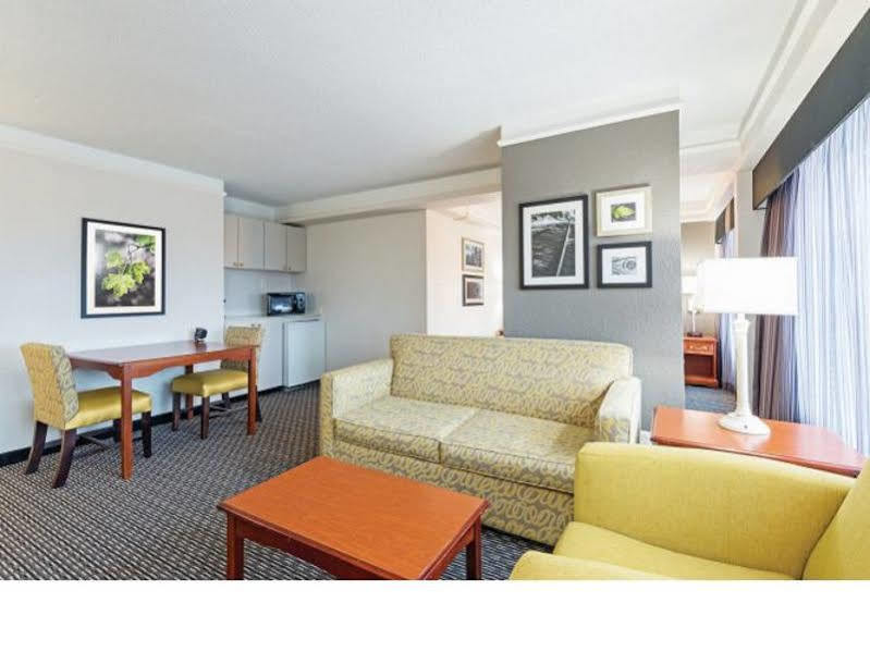 La Quinta By Wyndham New Orleans Airport Hotel Kenner Exterior foto